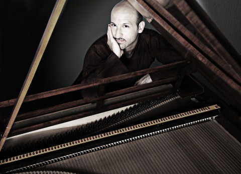 Bella che tieni li capelli d'oro